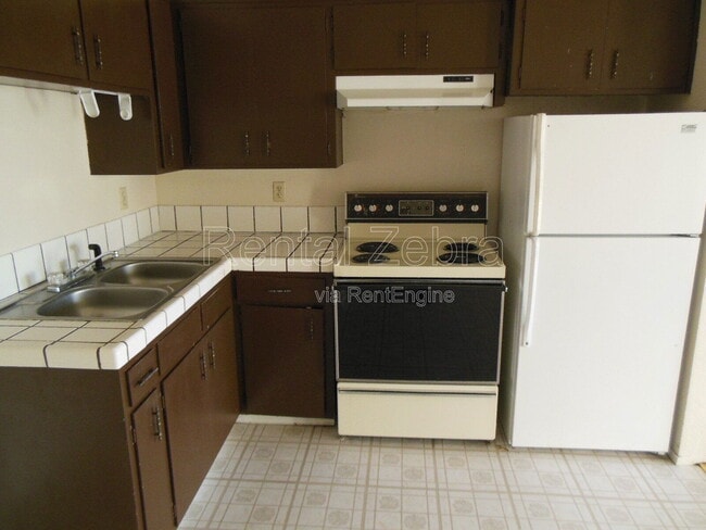 Building Photo - 1205 Kelso St