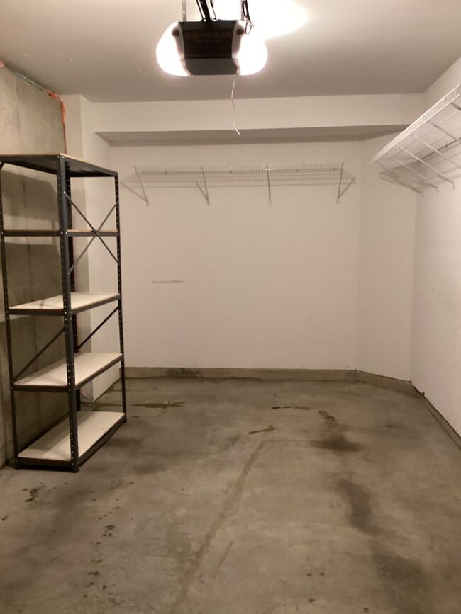 Building Photo - 12475 Jackson Ave