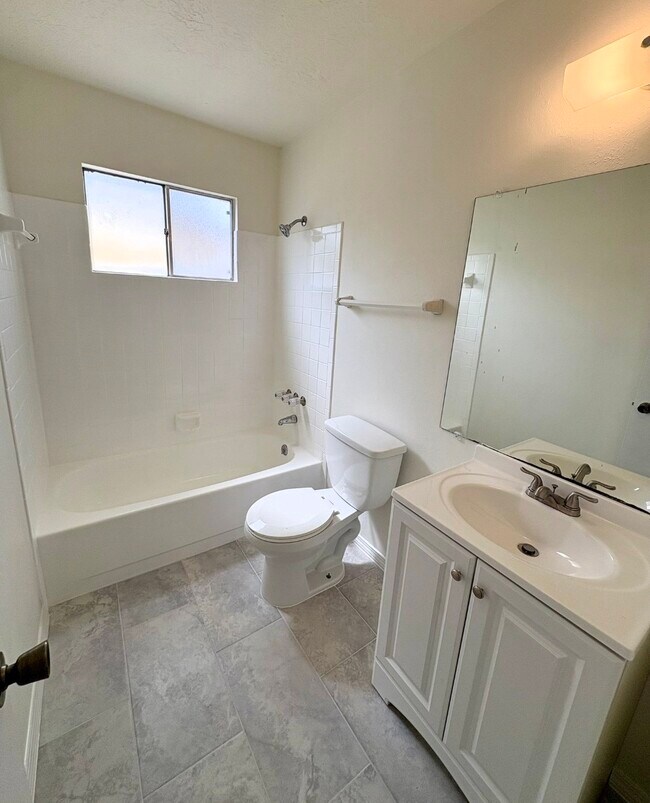 Building Photo - 24022 Spring Briar Ln