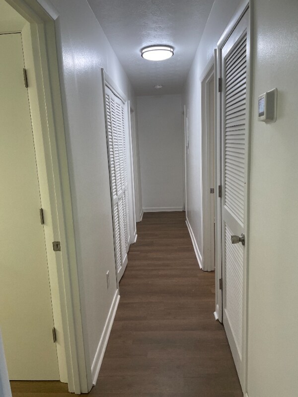 Building Photo - 263 S Villas Ct