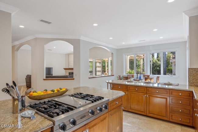 Building Photo - 758 Camino Dos Rios