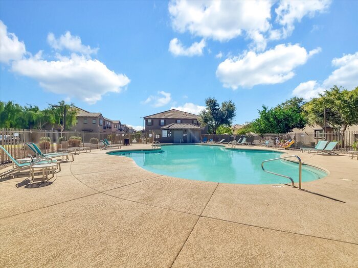 Building Photo - 1330 S Aaron