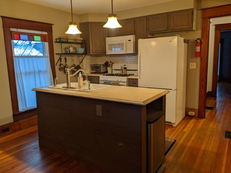 Building Photo - 45 Temple St