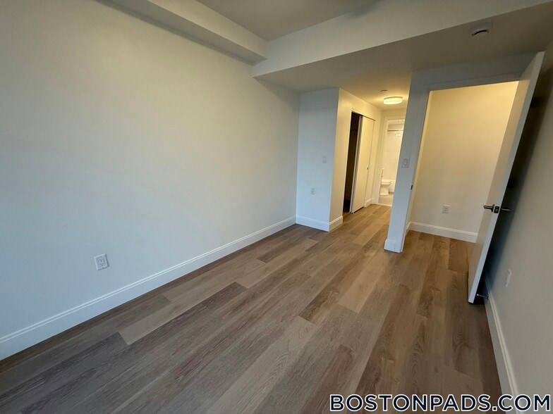 Building Photo - 1079 Commonwealth Ave