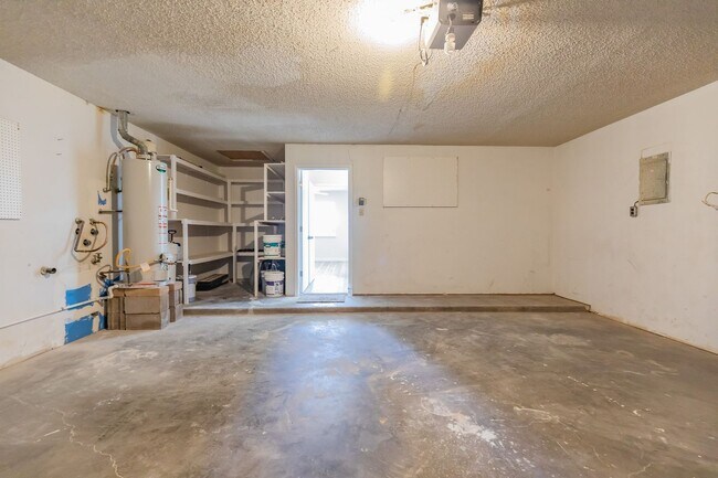 Building Photo - 601 Sunnyside Ave