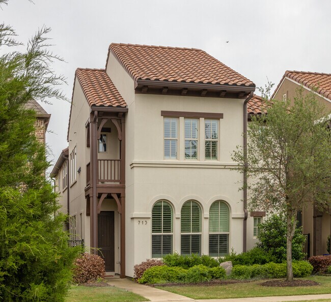 Building Photo - 713 Northwood Dr