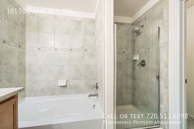 Building Photo - 10550 Paris St