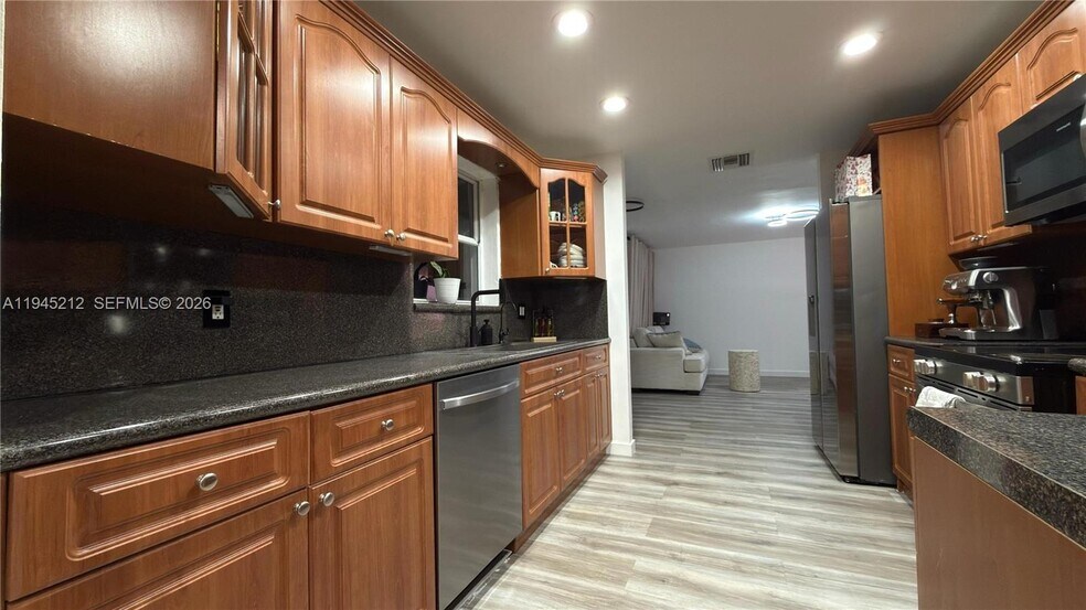 Building Photo - 1001 SW 98th Ave