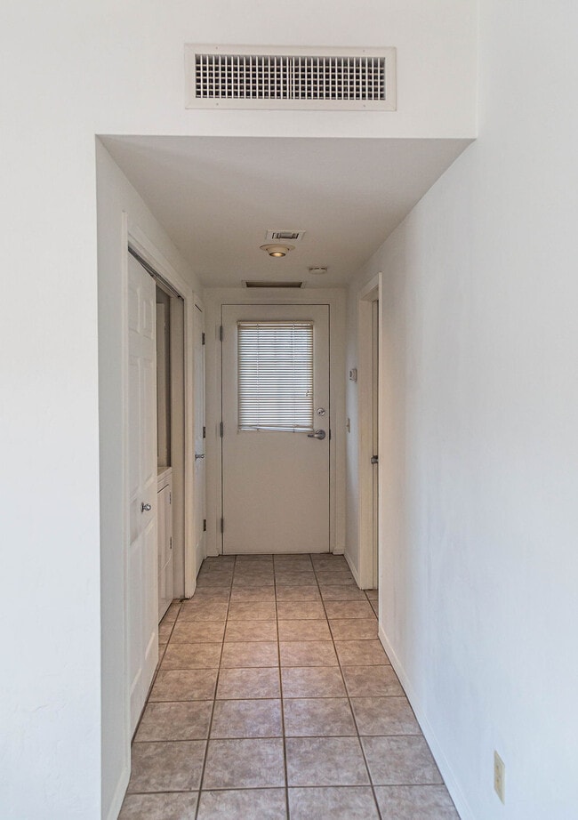 Building Photo - 4751 N Flowing Wells Rd