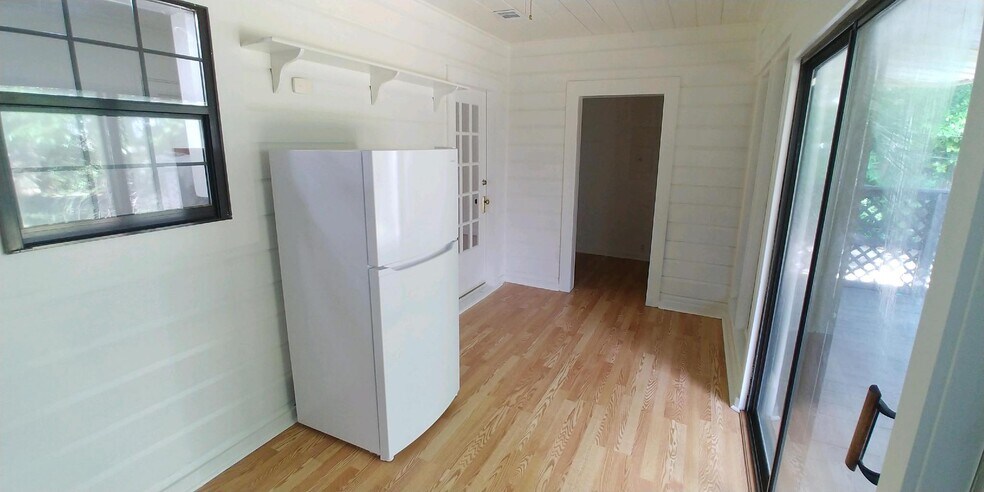 Building Photo - 1309 N 5th St