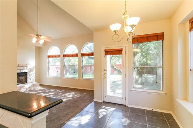 Building Photo - 5116 Bluestar Dr