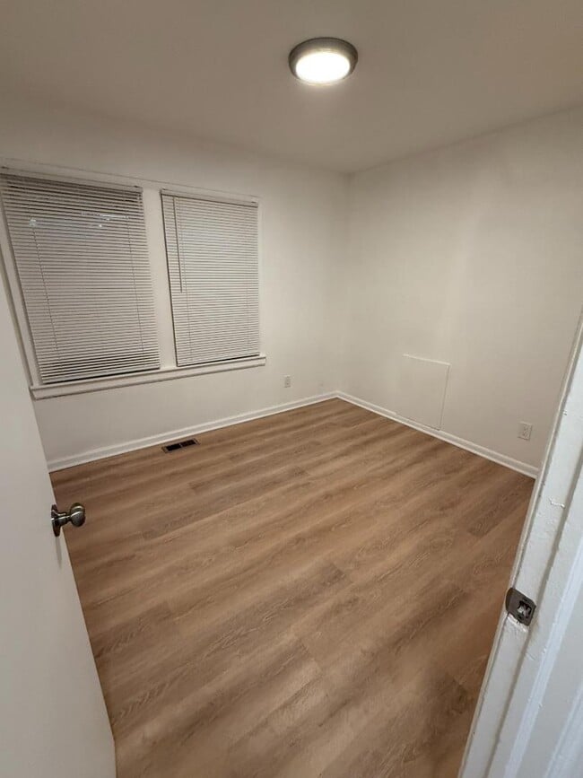 Building Photo - 2607 N Madison Ave