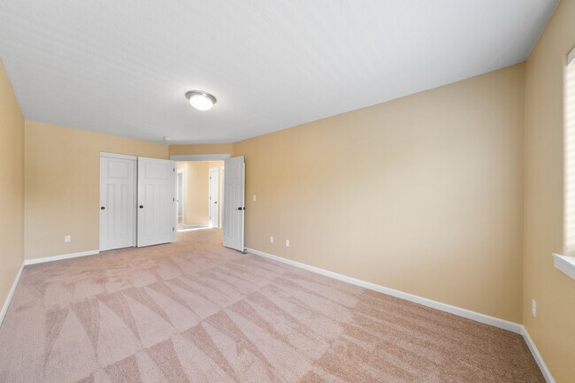 Building Photo - 4725 SE 28th Ave