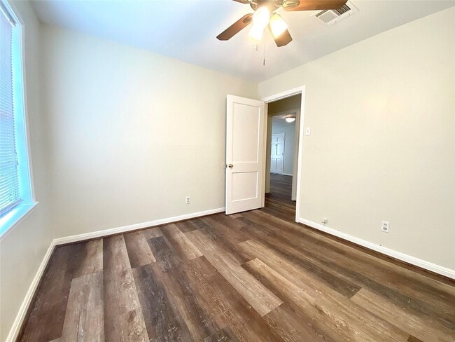 Building Photo - 5502 Evergreen St