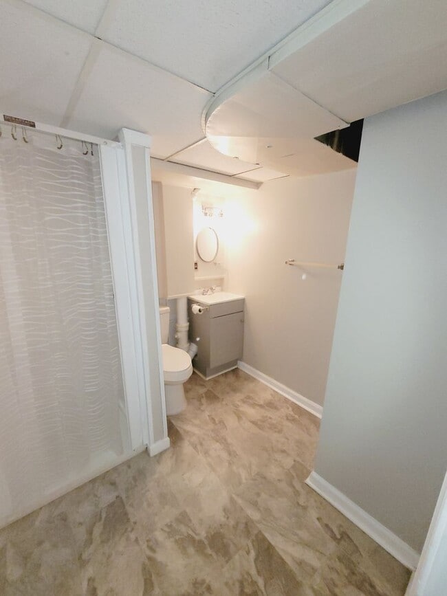Building Photo - Newly Renovated Brick Ranch with a Basement!
