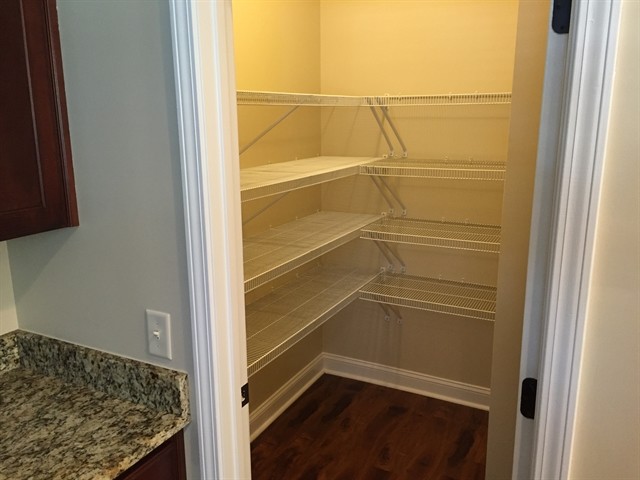 Building Photo - 280 Sunbury Dr