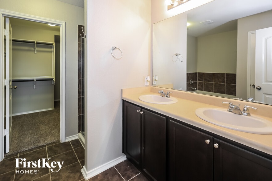 Building Photo - 7019 Phoebe View