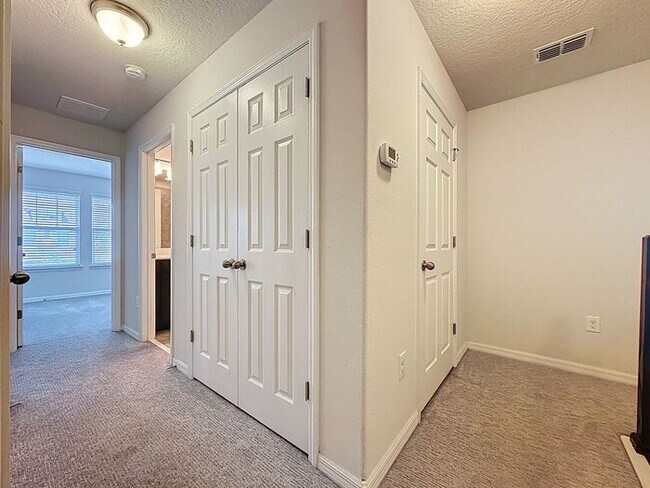 Building Photo - Spacious Townhome for Rent in Tapestry
