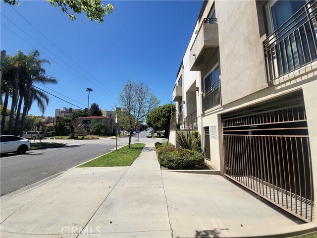 Building Photo - 1488 Rexford Dr