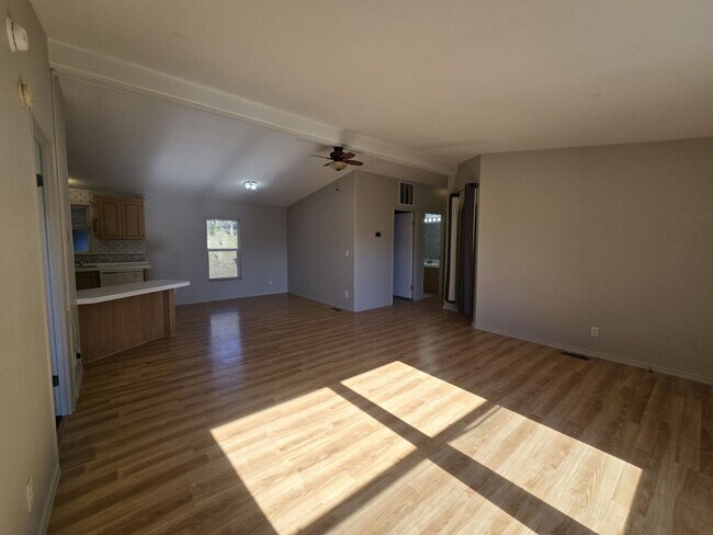 Building Photo - 2032 NE Klamath Ave