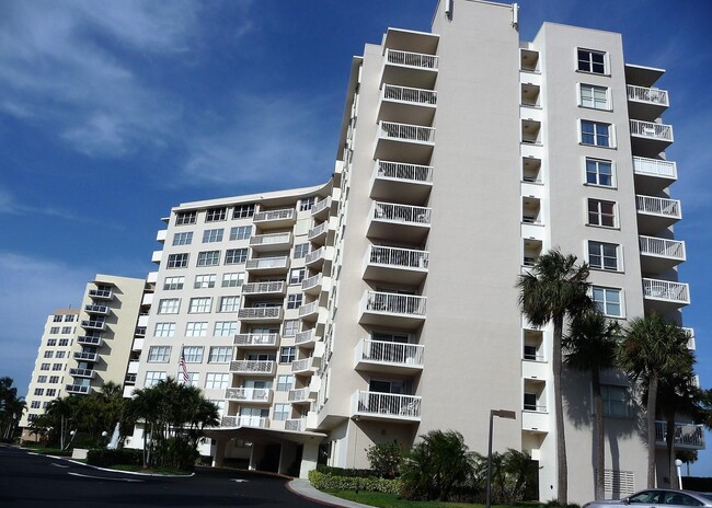 Building Photo - 2600 N Flagler Dr