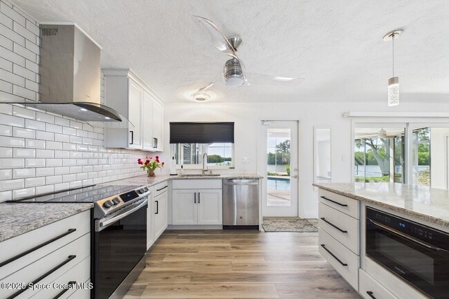 Building Photo - 778 Nassau Rd