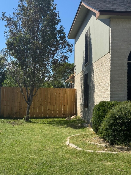 Building Photo - 10149 China Creek Dr