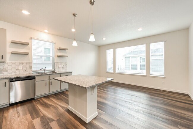 Building Photo - 18592 E 47th Dr