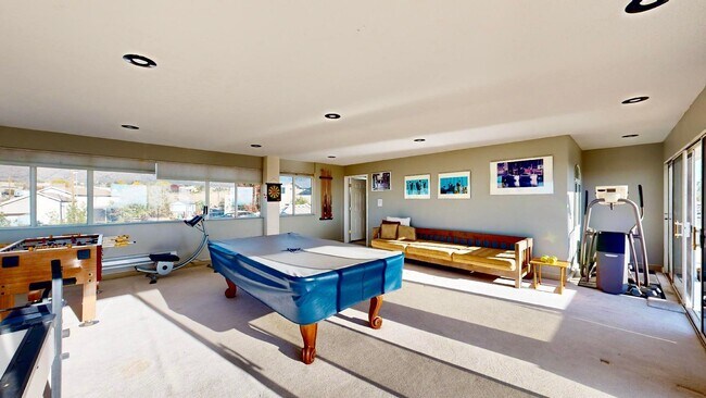 Building Photo - Move in Special Luxury 4 bedroom 4.5 bathr...