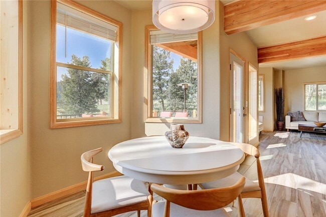 Building Photo - 136 Gail Ln