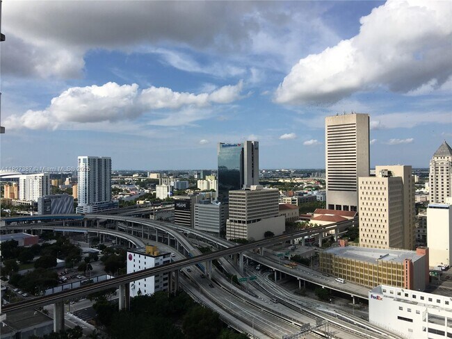 Building Photo - 350 S Miami Ave
