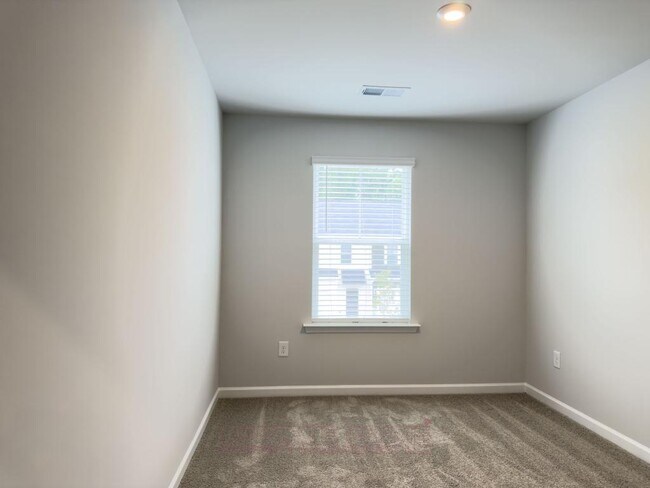 Building Photo - 173 Randwick Ln