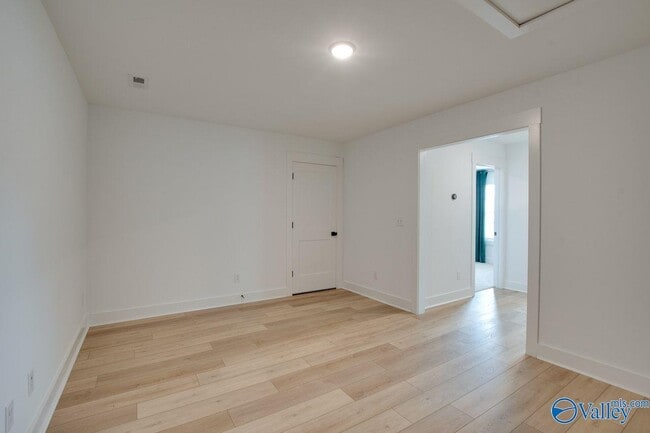 Building Photo - 6128 Pembrook Pond Pl SE