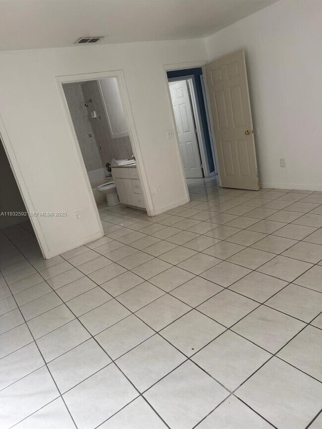 Building Photo - 28144 SW 142nd Ct