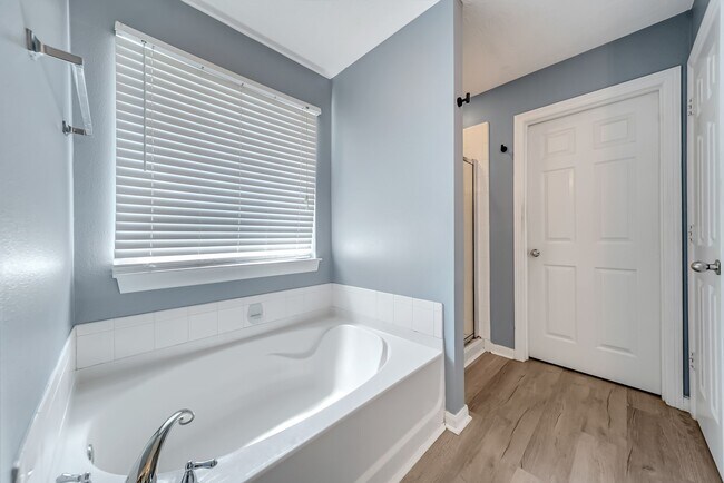 Building Photo - 16393 Ryan Guinn Way