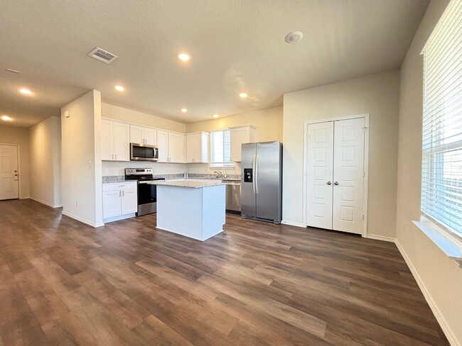 Building Photo - Stunning Brand-New Home in Navarro ISD!