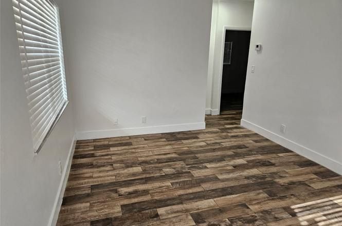 Building Photo - 730 SW 4th St