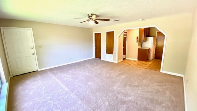 Building Photo - Conifer Ring #69 A,B,C