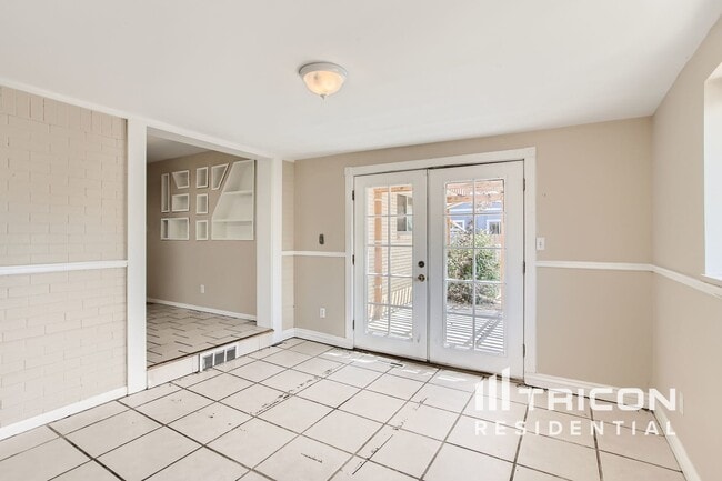 Building Photo - 915 S Tyler Ave