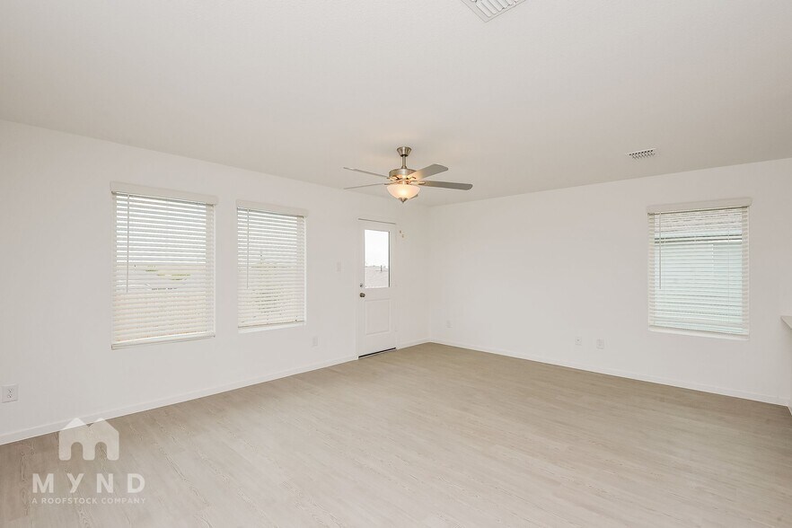 Building Photo - 2717 Mistwood Dr