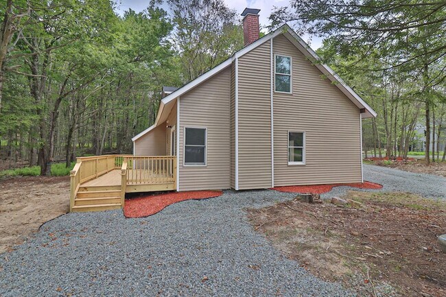 Building Photo - 1080 West Side Dr