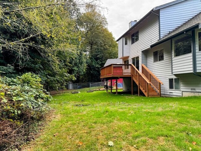 Building Photo - 1081 NE Shadybrook Ct