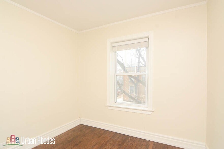 Building Photo - 3716 N Hoyne Ave