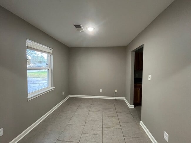 Building Photo - Renovated 4 Bedroom 2 Bath Home for Rent!!