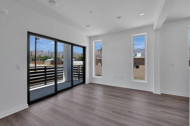 Building Photo - 68550 Grove St