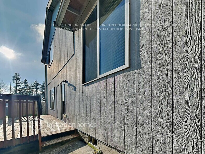 Building Photo - 19917 18th Ave Ct E