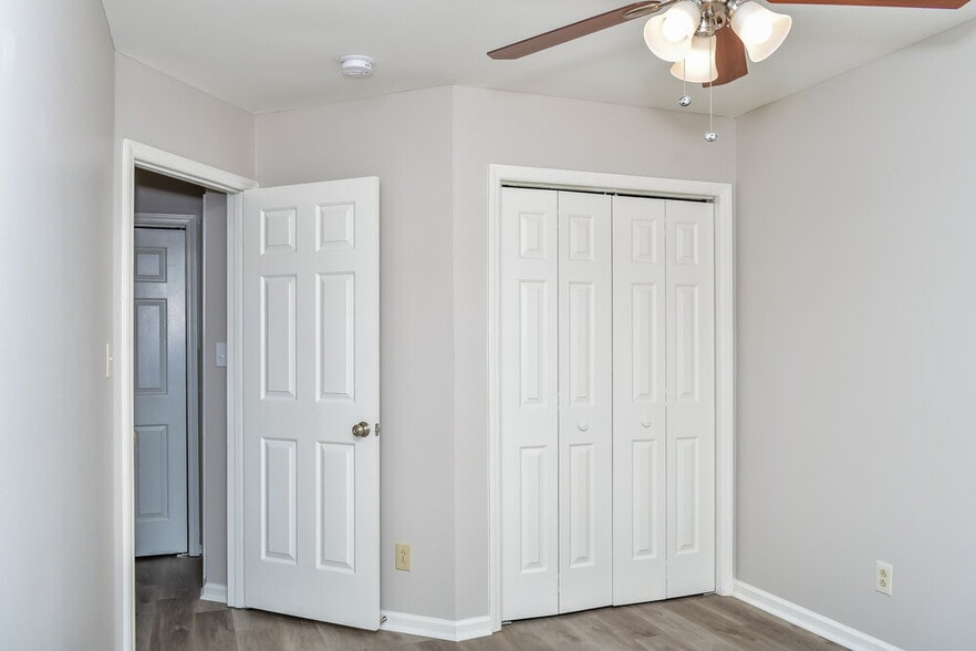 Building Photo - 707 Trailing Rock Dr