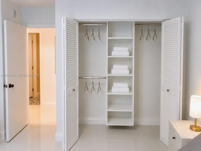 Building Photo - 2030 S Ocean Dr