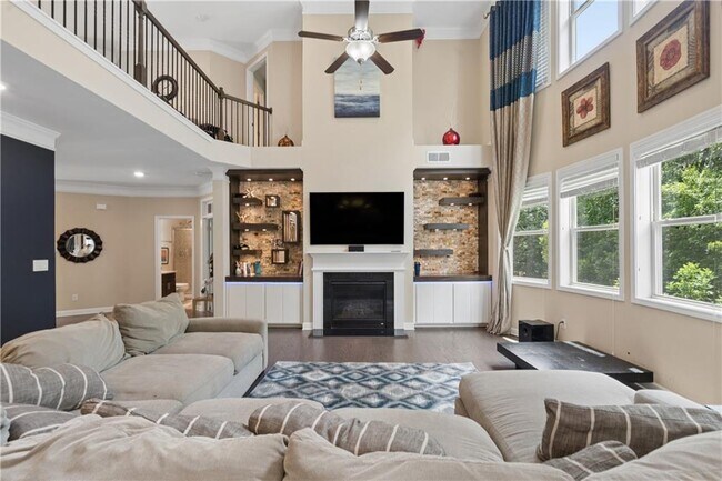 Building Photo - 4470 Skylark Ln