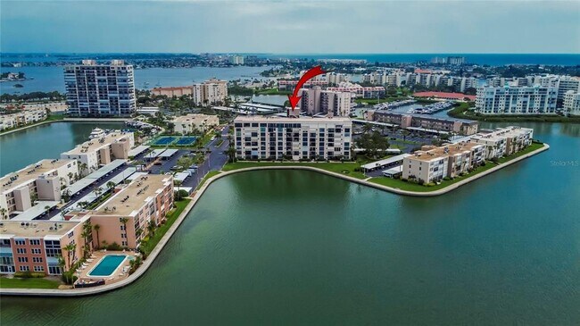 Primary Photo - 7700 Sun Island Dr S